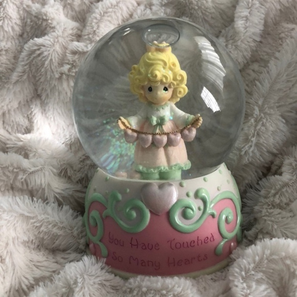VTG Precious Moments Musical Waterball globeyou have touched so many hearts